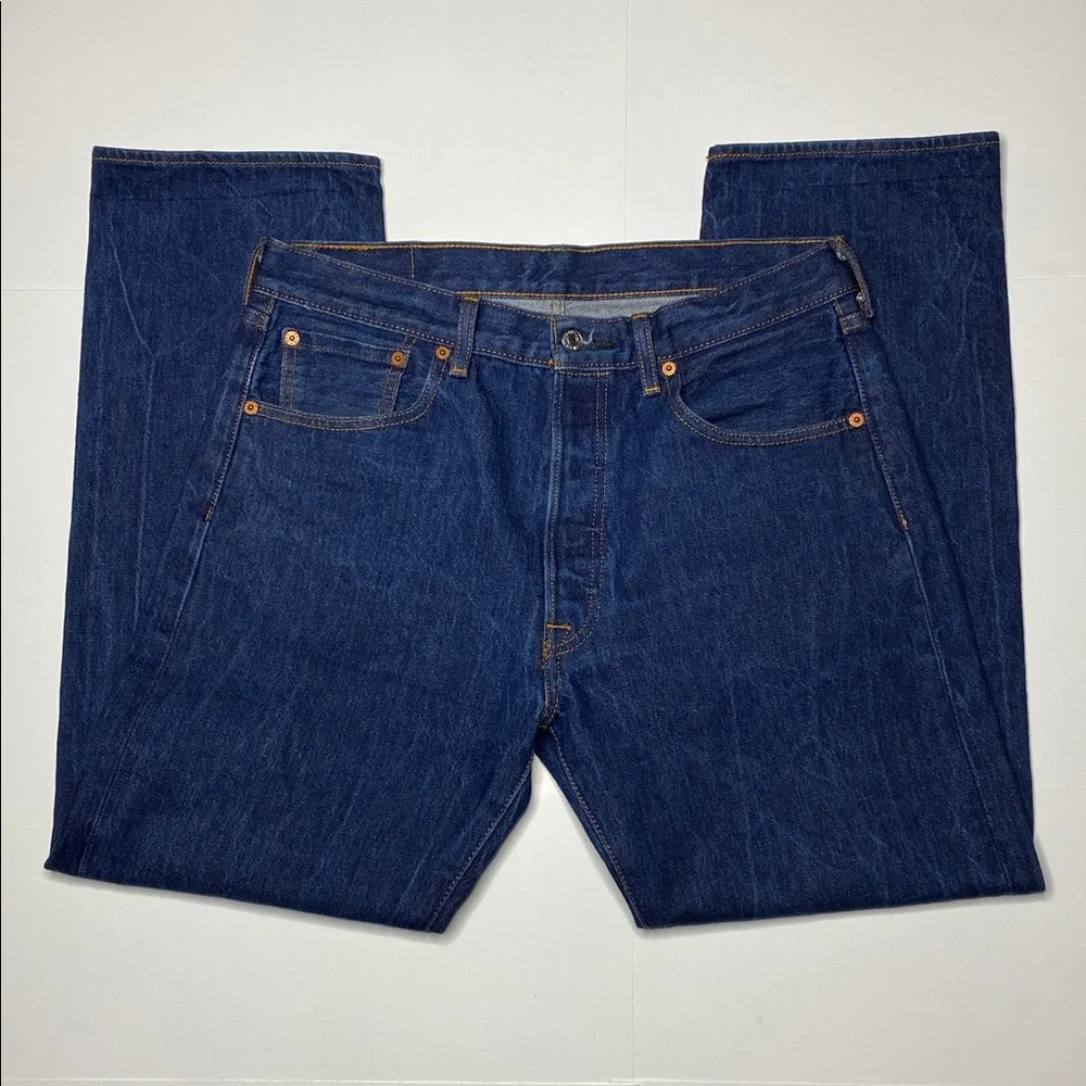 Levi's Classic 501 Jeans - Picture 2 of 11